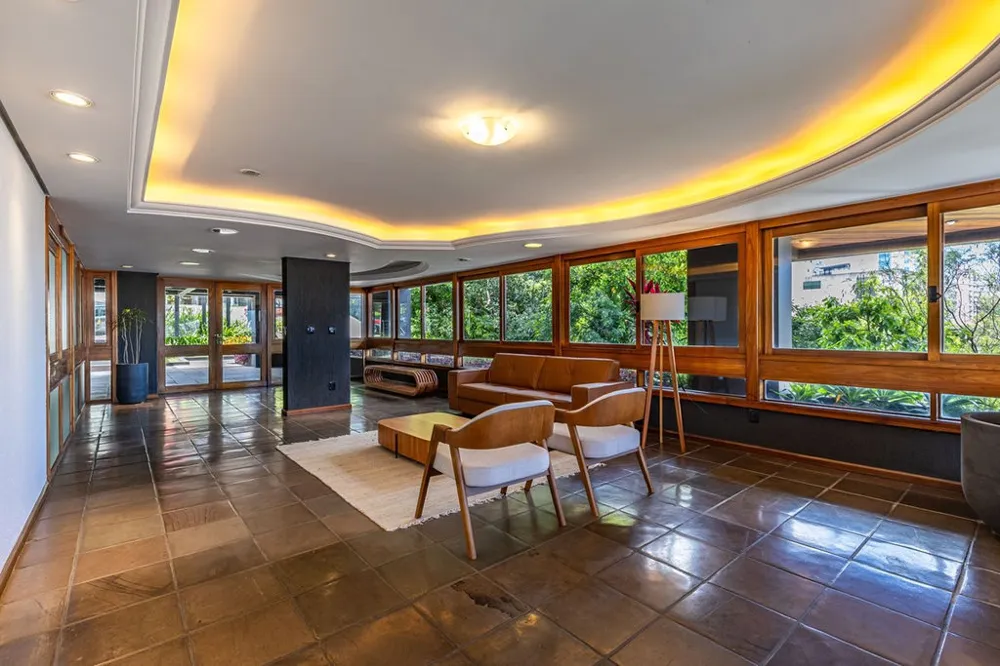 Apartamento para venda no bairro Moinhos de Vento em Porto Alegre