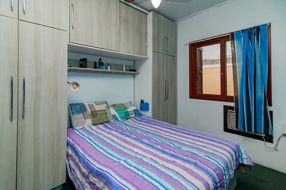 Casa para venda no bairro Vila Ipiranga em Porto Alegre