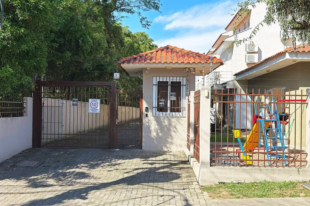 Casa em Condomínio para venda no bairro Hípica em Porto Alegre