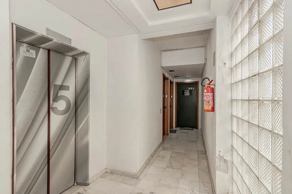 Sala para venda no bairro Petrópolis em Porto Alegre