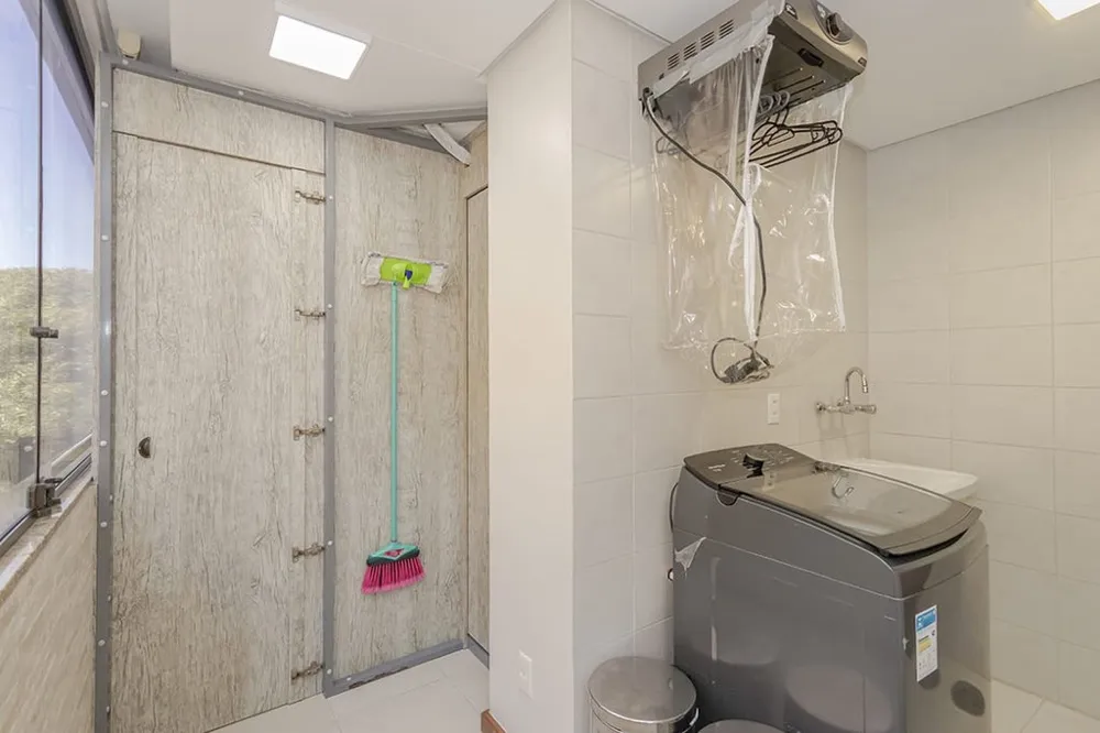 Apartamento para venda no bairro Passo da Areia em Porto Alegre