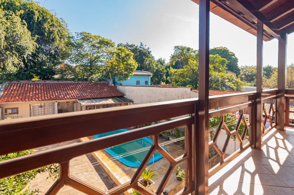 Casa para venda no bairro Jardim Itu Sabará em Porto Alegre