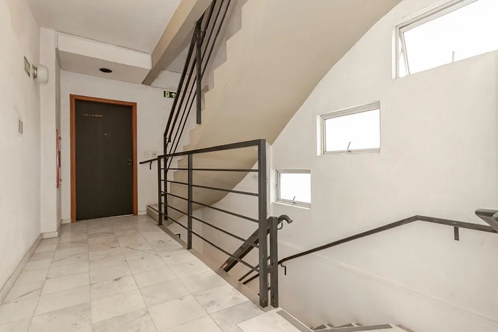 Sala para venda no bairro Petrópolis em Porto Alegre