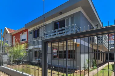 Casa para venda no bairro Vila Ipiranga em Porto Alegre