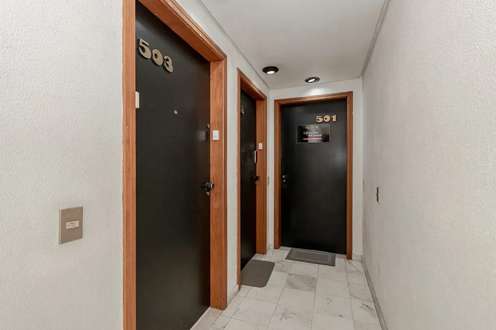 Sala para venda no bairro Petrópolis em Porto Alegre