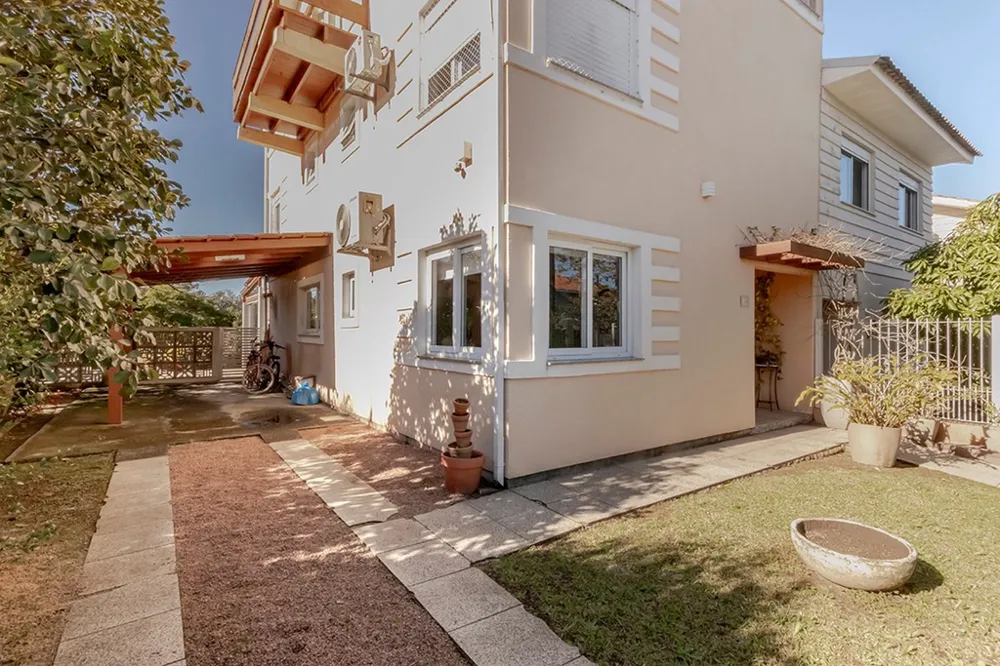 Casa para venda no bairro Lomba do Pinheiro em Porto Alegre