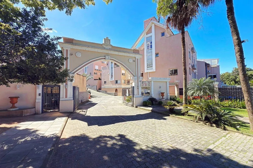 Casa em Condomínio para venda no bairro Pedra Redonda em Porto Alegre