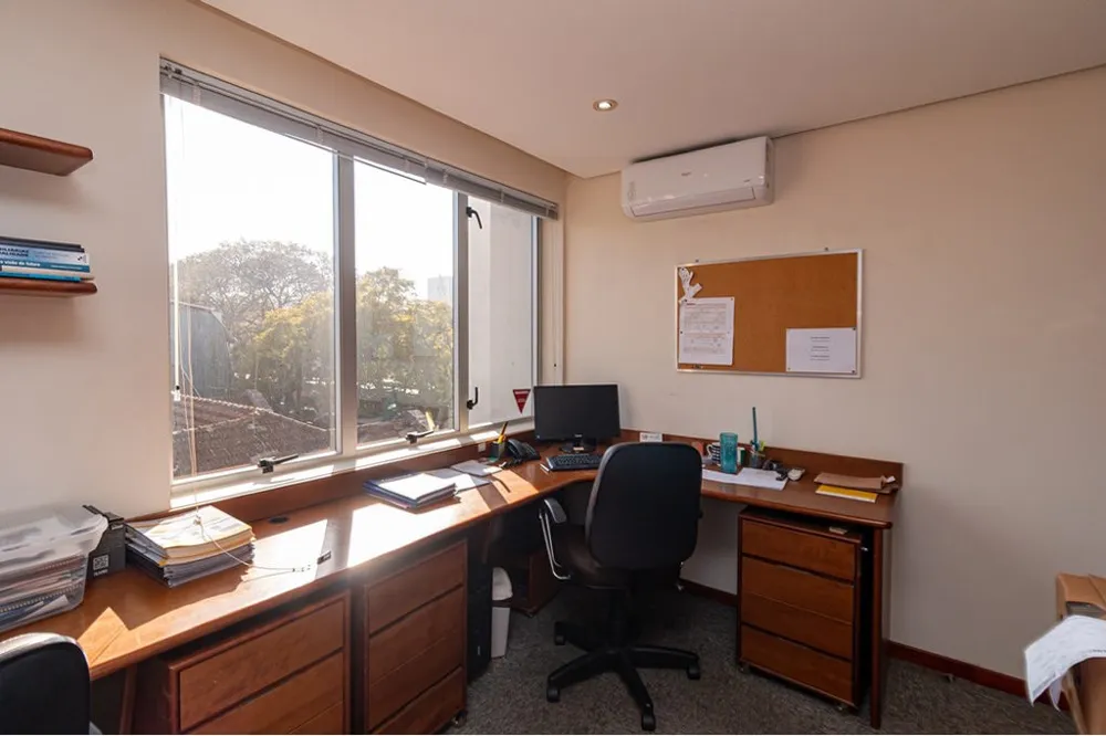 Sala para venda no bairro Menino Deus em Porto Alegre