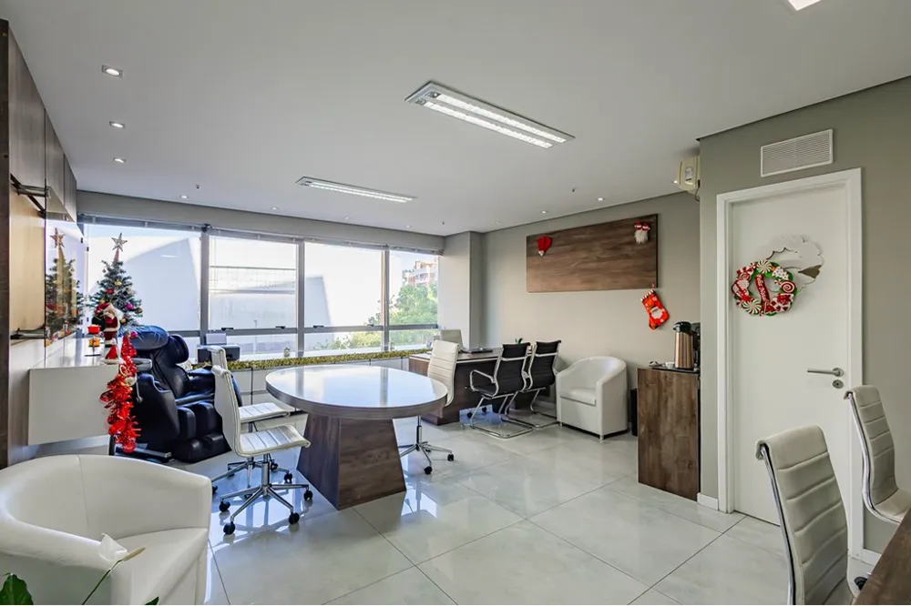 Sala para venda no bairro Petrópolis em Porto Alegre