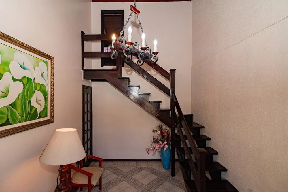 Casa para venda no bairro Jardim Itu Sabará em Porto Alegre