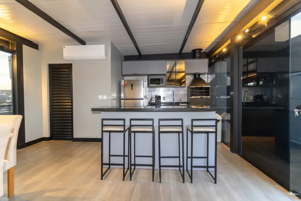 Cobertura Duplex para venda no bairro Jardim Botânico em Porto Alegre