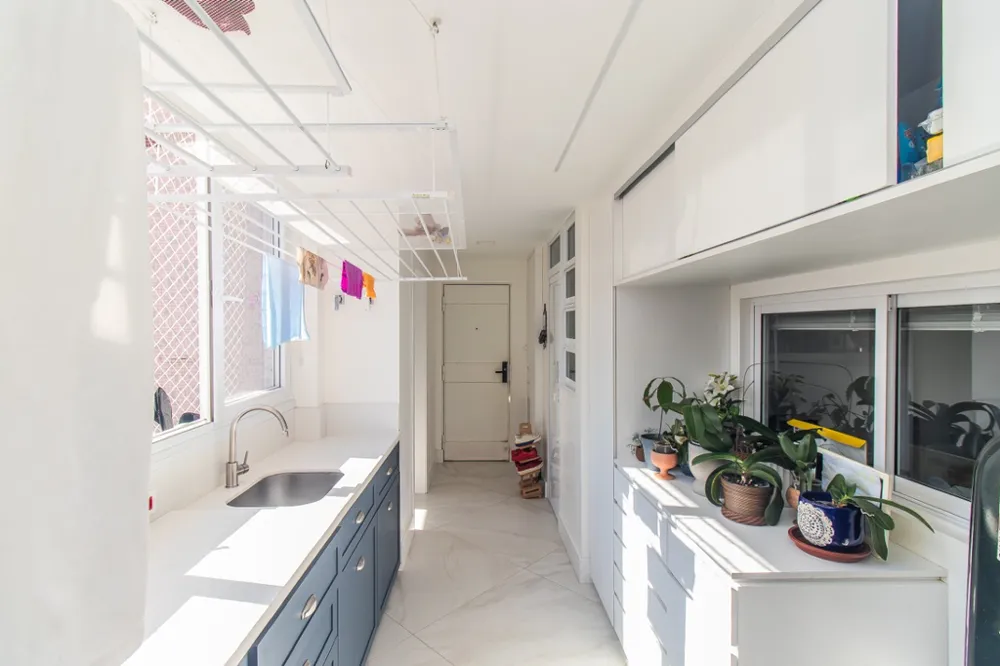 Apartamento para venda no bairro Moinhos de Vento em Porto Alegre