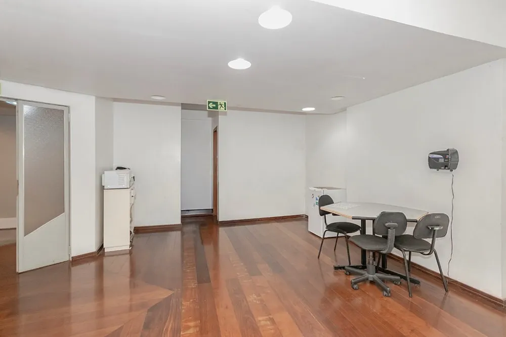 Sala para venda no bairro Petrópolis em Porto Alegre