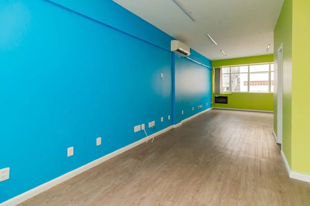 Sala para venda no bairro Auxiliadora em Porto Alegre