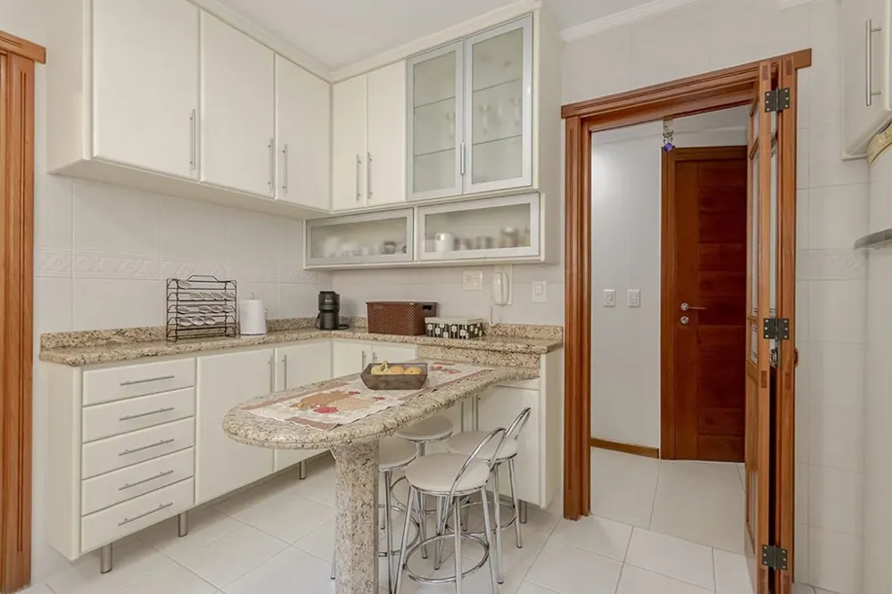 Apartamento para venda no bairro Passo da Areia em Porto Alegre