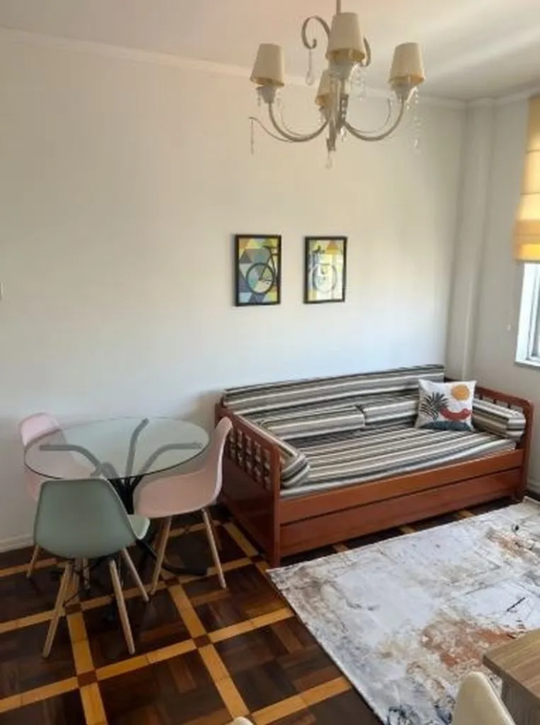 Apartamento para venda no bairro Moinhos de Vento em Porto Alegre