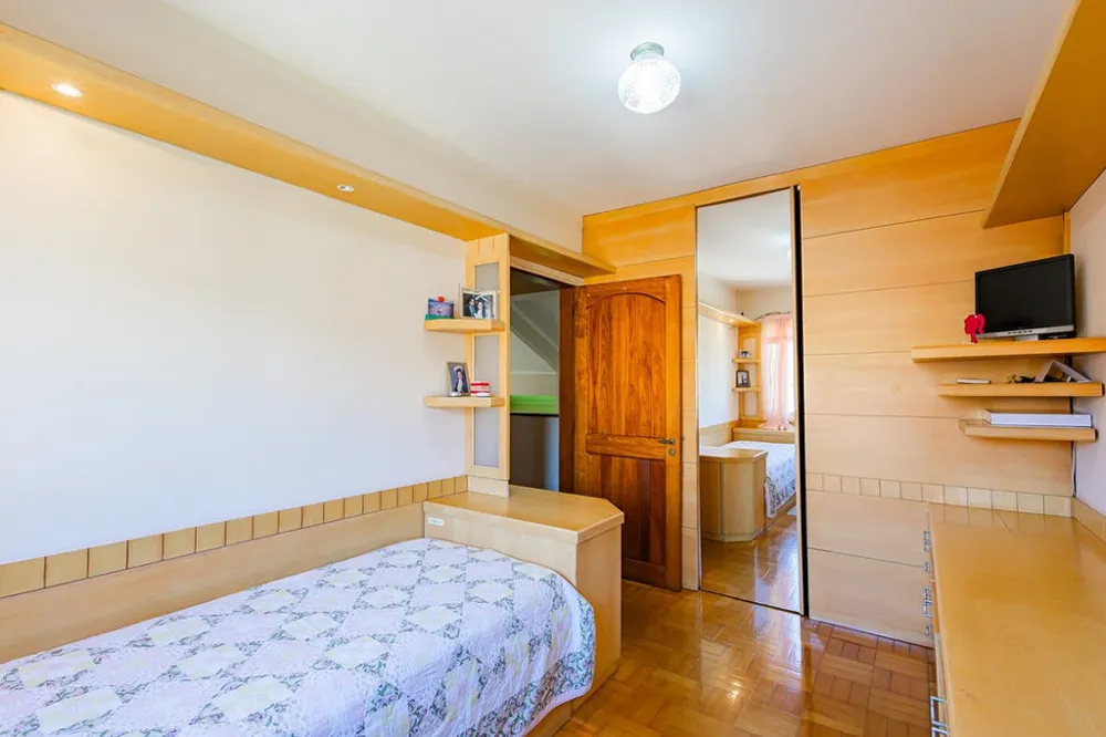 Casa para venda no bairro Jardim Planalto em Porto Alegre