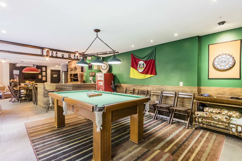 Casa para venda no bairro Chácara das Pedras em Porto Alegre