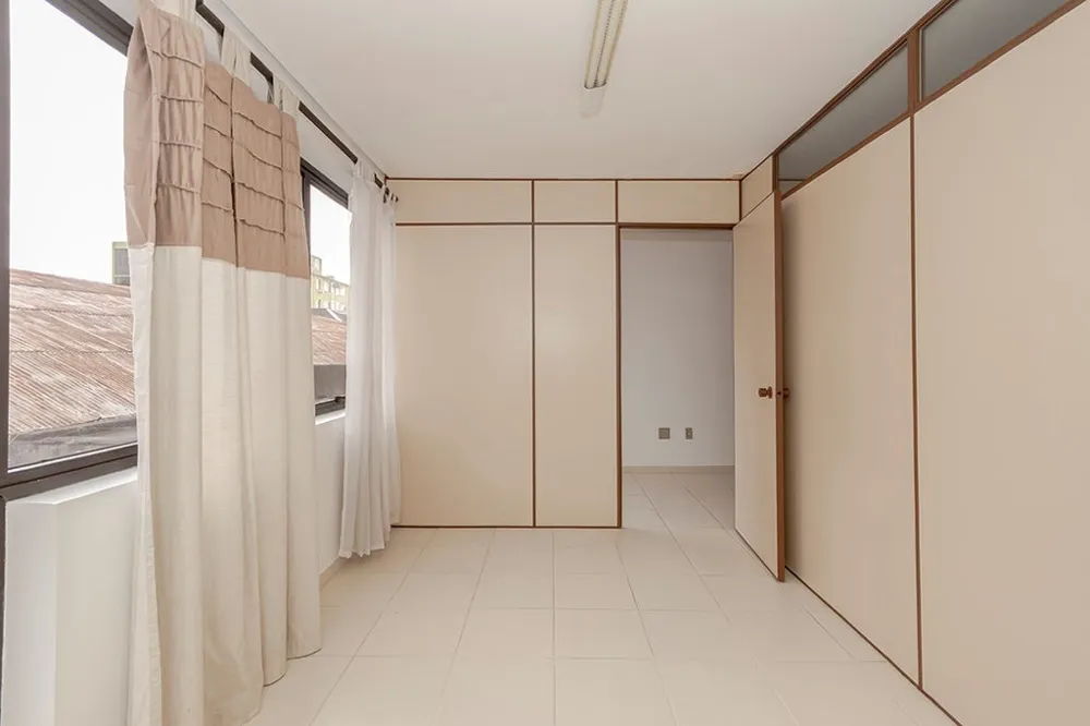 Sala para venda no bairro Floresta em Porto Alegre