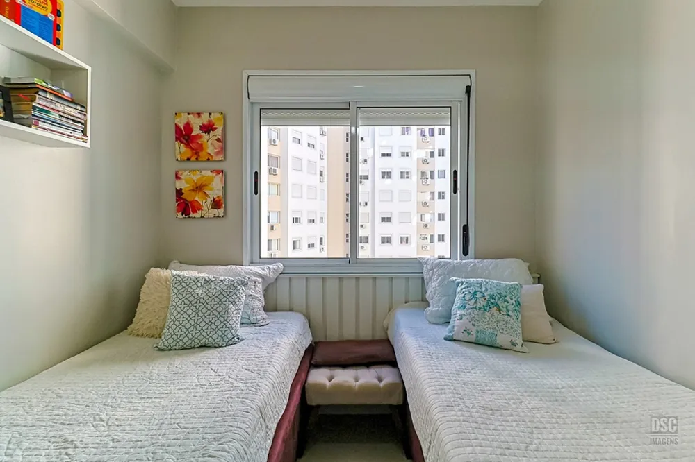 Apartamento para venda no bairro Vila Ipiranga em Porto Alegre