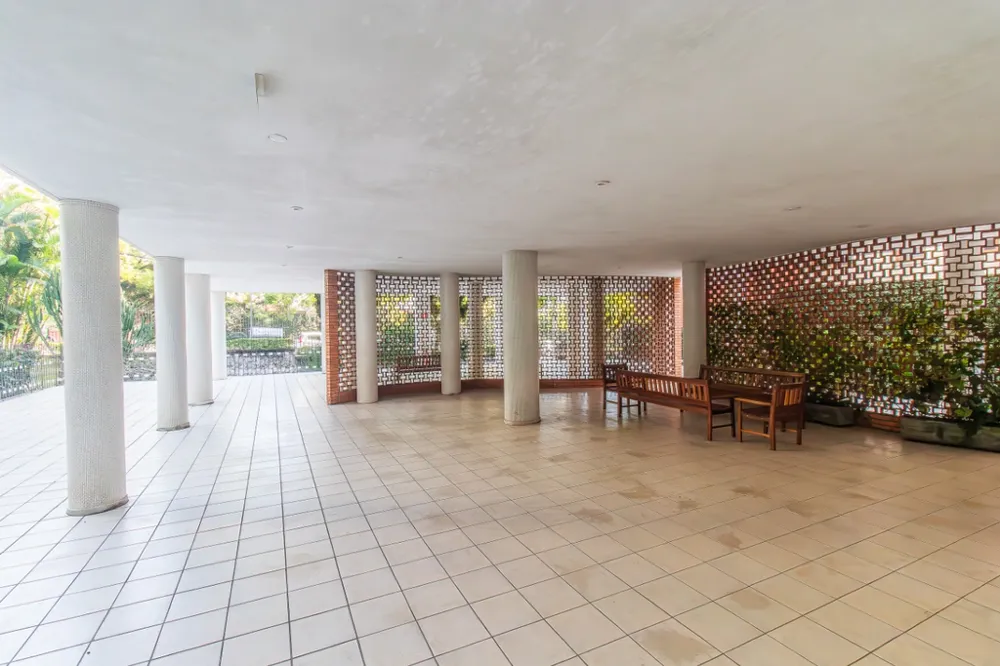 Apartamento para venda no bairro Moinhos de Vento em Porto Alegre