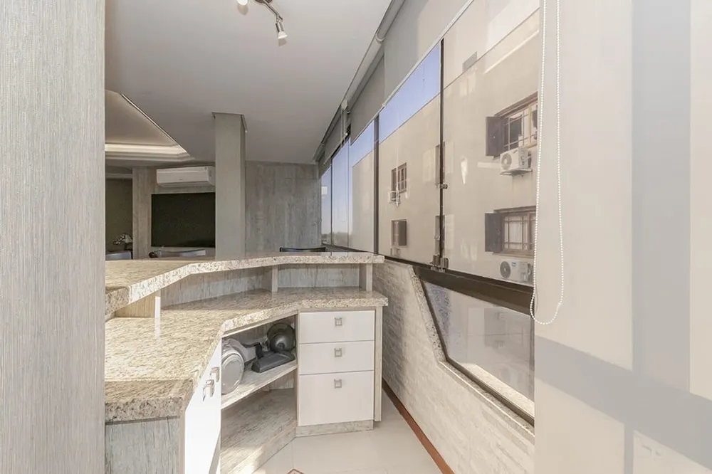Apartamento para venda no bairro Passo da Areia em Porto Alegre