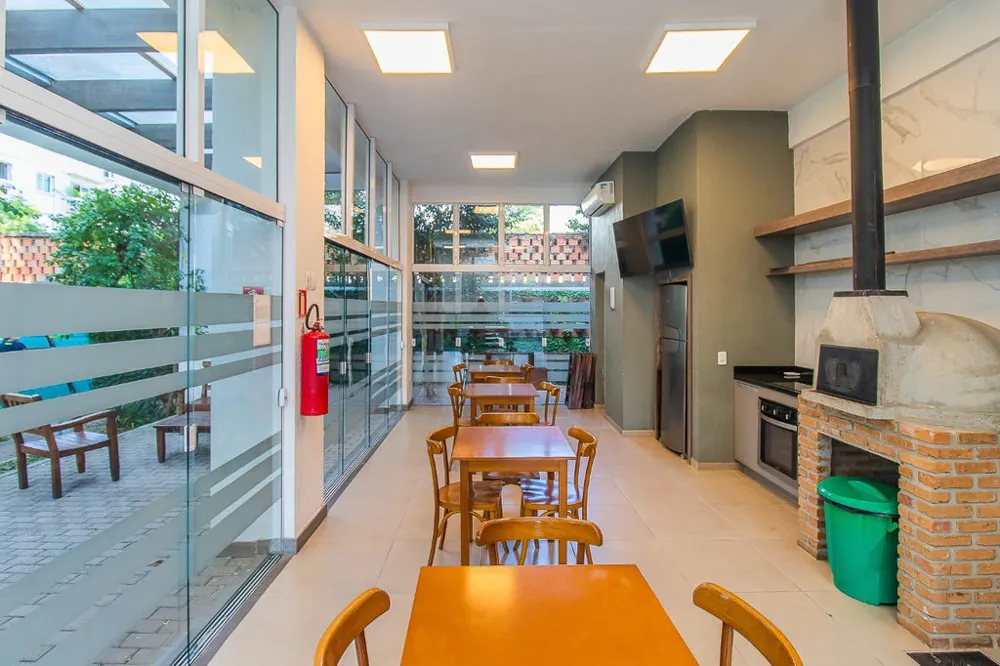 Apartamento para venda no bairro Passo da Areia em Porto Alegre