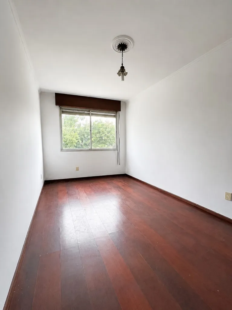 Apartamento para venda no bairro Passo da Areia em Porto Alegre
