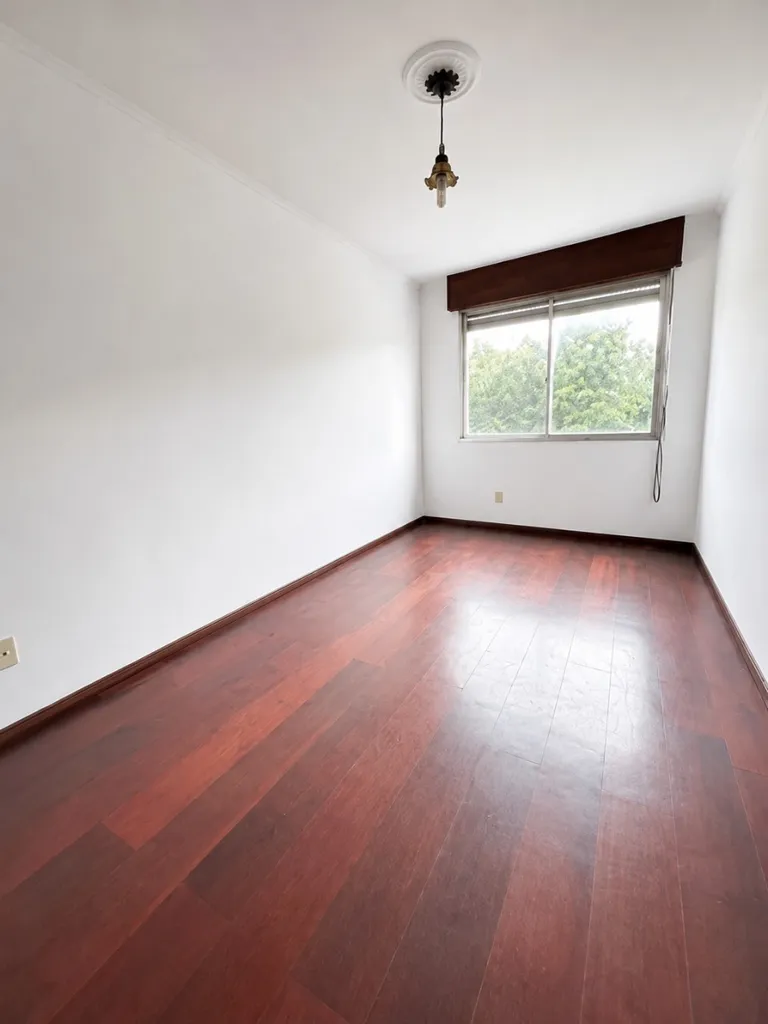 Apartamento para venda no bairro Passo da Areia em Porto Alegre