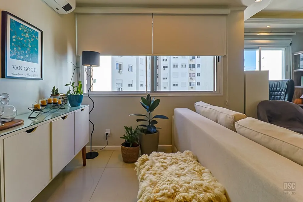 Apartamento para venda no bairro Vila Ipiranga em Porto Alegre