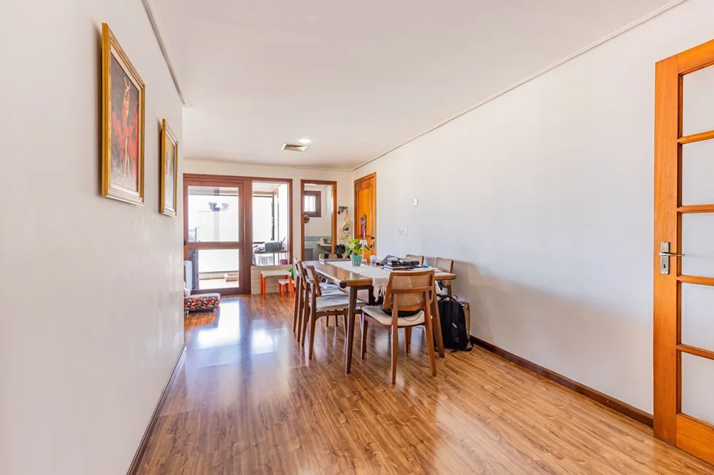 Apartamento para venda no bairro Moinhos de Vento em Porto Alegre