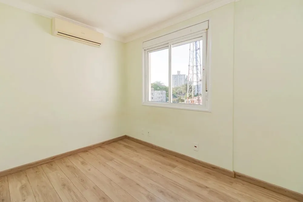 Apartamento para venda no bairro Passo da Areia em Porto Alegre