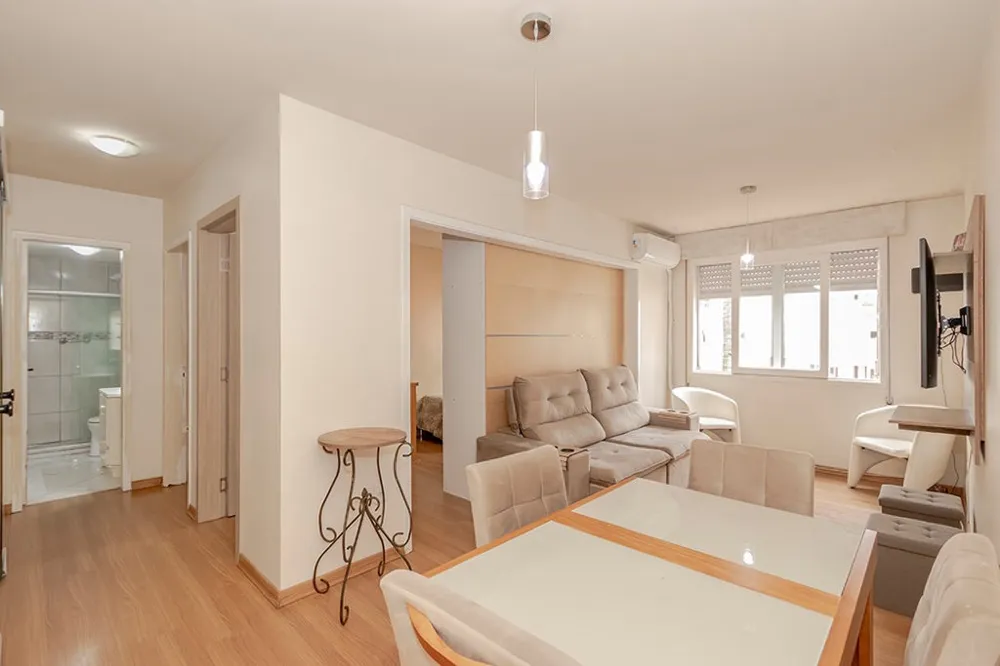Apartamento para venda no bairro Vila Ipiranga em Porto Alegre