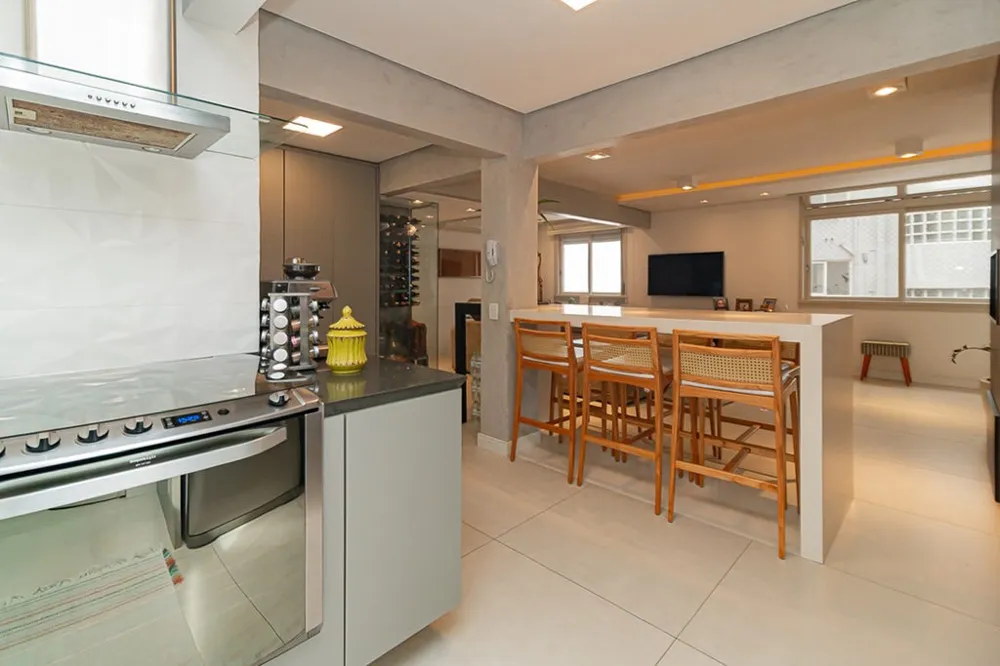 Apartamento para venda no bairro Moinhos de Vento em Porto Alegre