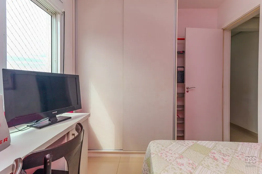 Apartamento para venda no bairro Medianeira em Porto Alegre