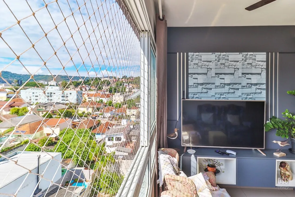 Apartamento para venda no bairro Medianeira em Porto Alegre