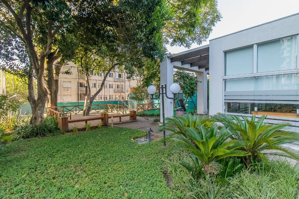 Apartamento para venda no bairro Passo da Areia em Porto Alegre
