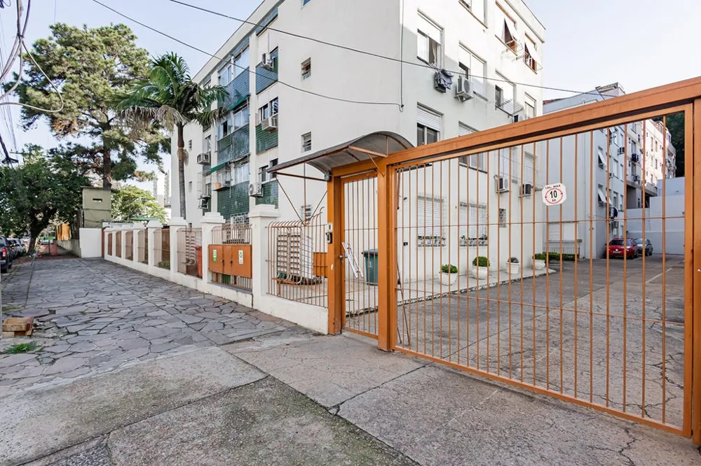 Apartamento para venda no bairro Passo da Areia em Porto Alegre