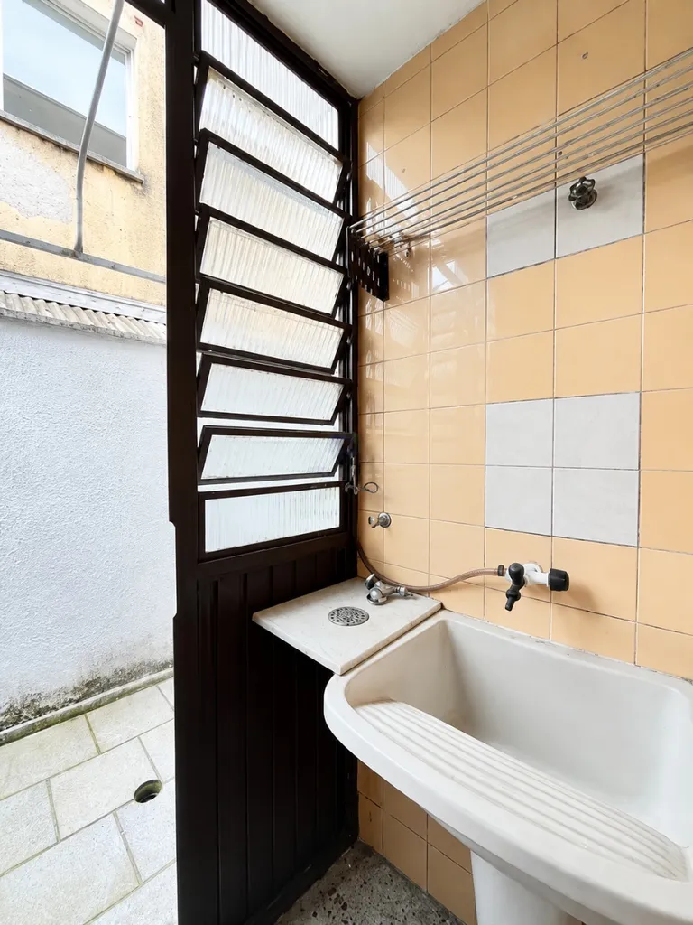 Apartamento para venda no bairro Passo da Areia em Porto Alegre