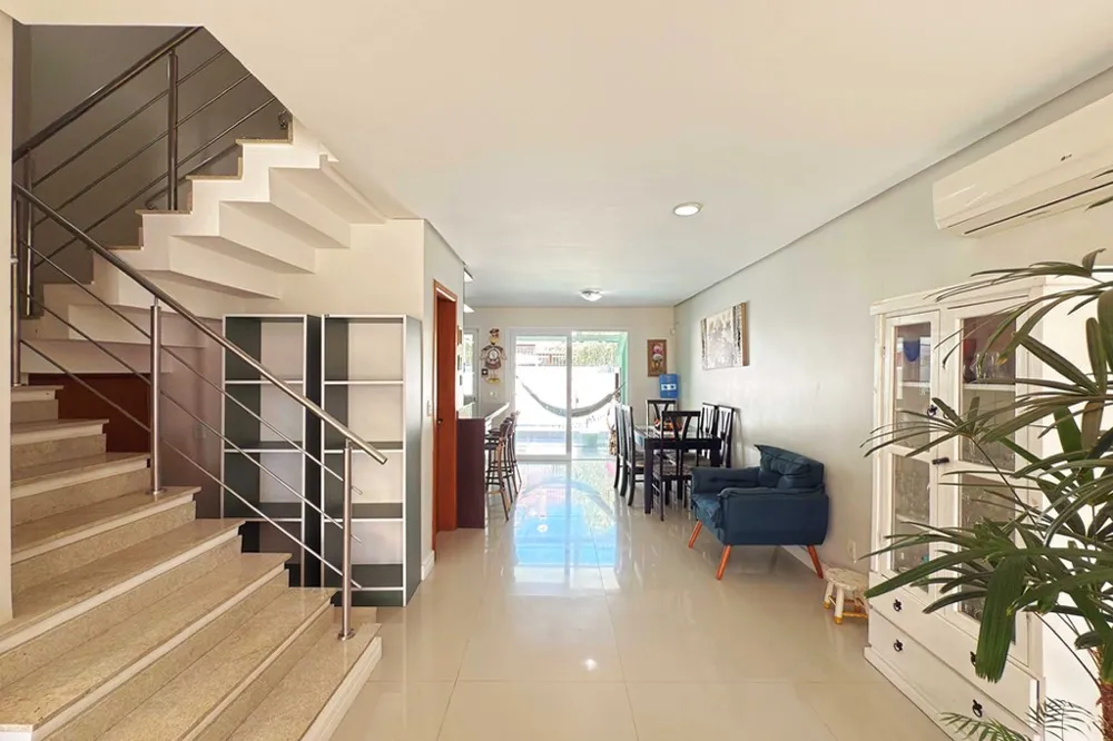 Casa para venda no bairro Hípica em Porto Alegre
